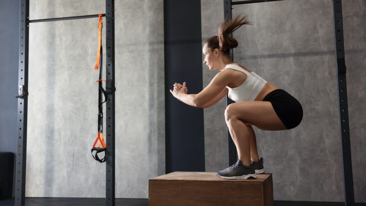woman doing plyometrics