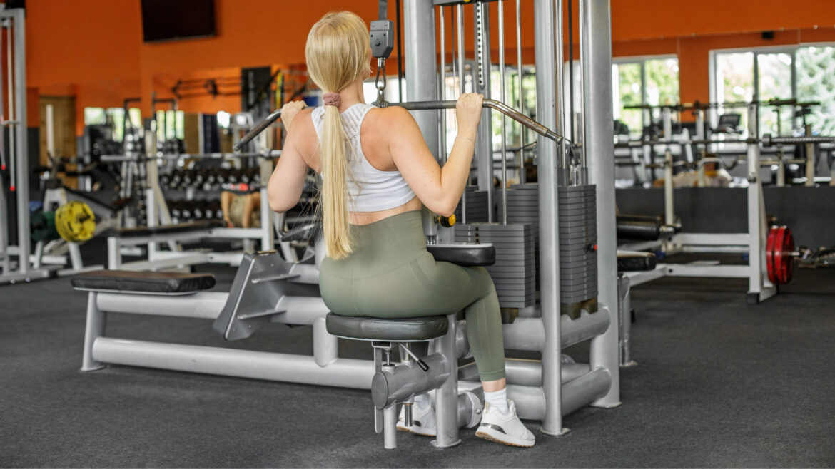 Female Fitness Pull Day Cue That Activates Lats